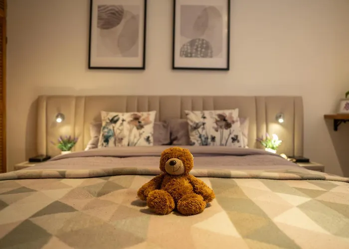 Central Beautiful Renovated Flat Incl Parking