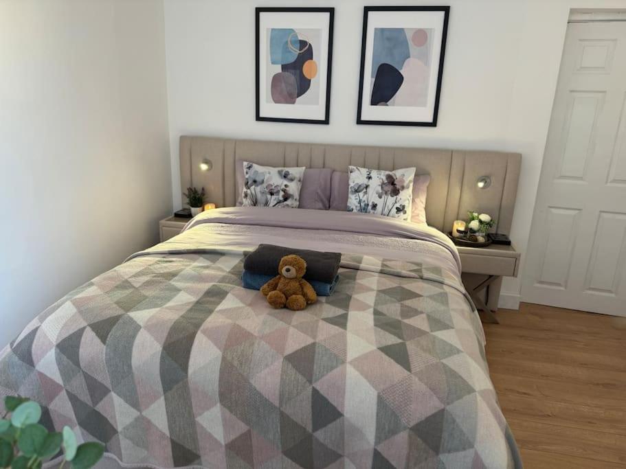 Beautiful Renovated Flat Incl Parking Apartment